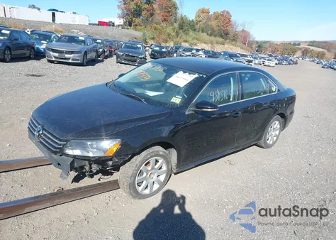 2012 Volkswagen Passat 2.5L Se z USA, uszkodzony, nr VIN 1VWBP7A32CC077832